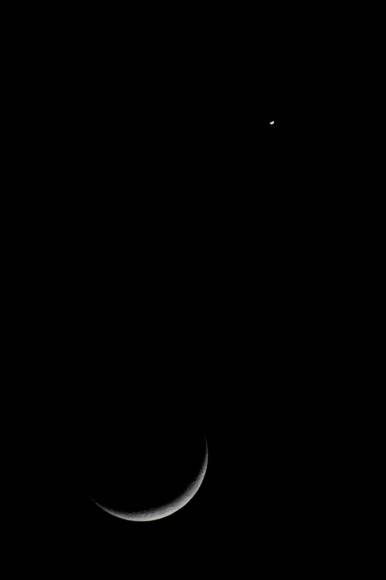 Moon, Venus, no Earthshine